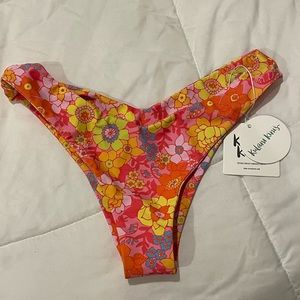 Kulani Kinis Bottom Medium Cheeky